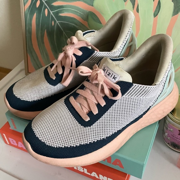 BOGO Kizik Athens Bahama Sneakers - Picture 3 of 10